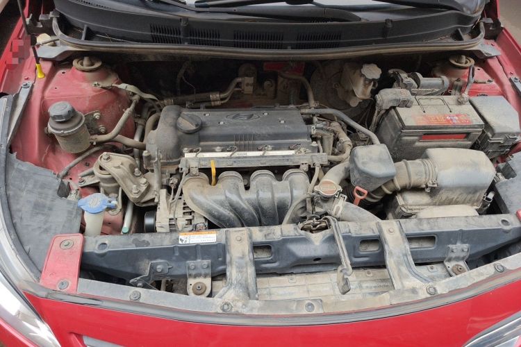 Used Hyundai Verna (older generation) 2014 1.4L Automatic Smart GLS Engine Bay
