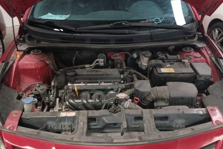Used Hyundai Verna (older generation) 2014 1.4L Automatic Smart GLS Engine Bay