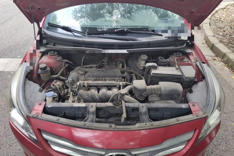 Used Hyundai Verna (older generation) 2014 1.4L Manual Smart GLS Trim Engine Bay