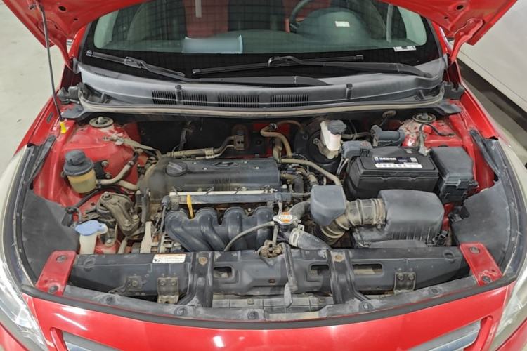 Used Hyundai Verna (older generation) 2014 1.4L Manual Smart GLS Trim Engine Bay