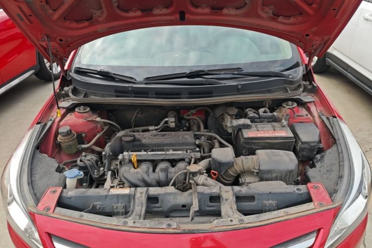 Used Hyundai Verna (older generation) 2014 1.4L Automatic Smart GLS Engine Bay
