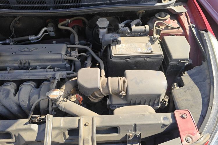 Used Hyundai Verna (older generation) 2014 1.4L Automatic Smart GLS Engine Bay Left