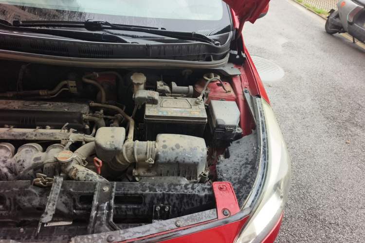 Used Hyundai Verna (older generation) 2014 1.4L Automatic Smart GLS Engine Bay Left