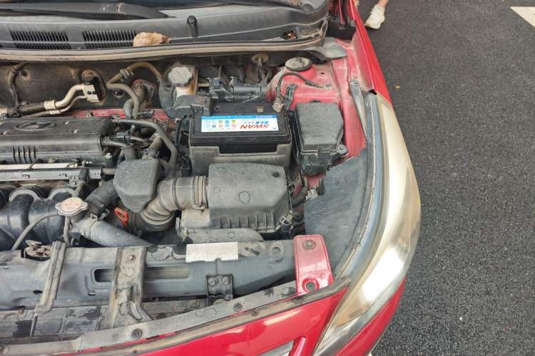 Used Hyundai Verna (older generation) 2014 1.4L Automatic Smart GLS Engine Bay Left