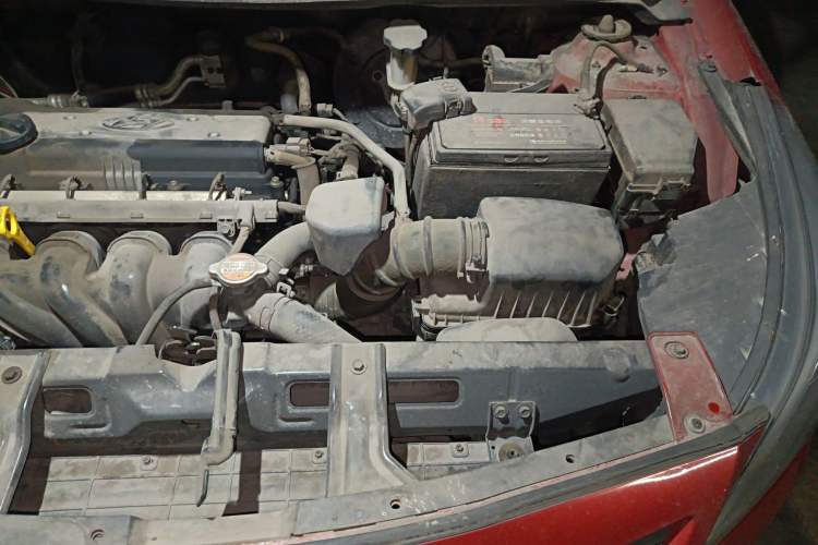 Used Hyundai Verna (older generation) 2014 1.4L Manual Smart GLS Trim Engine Bay Left