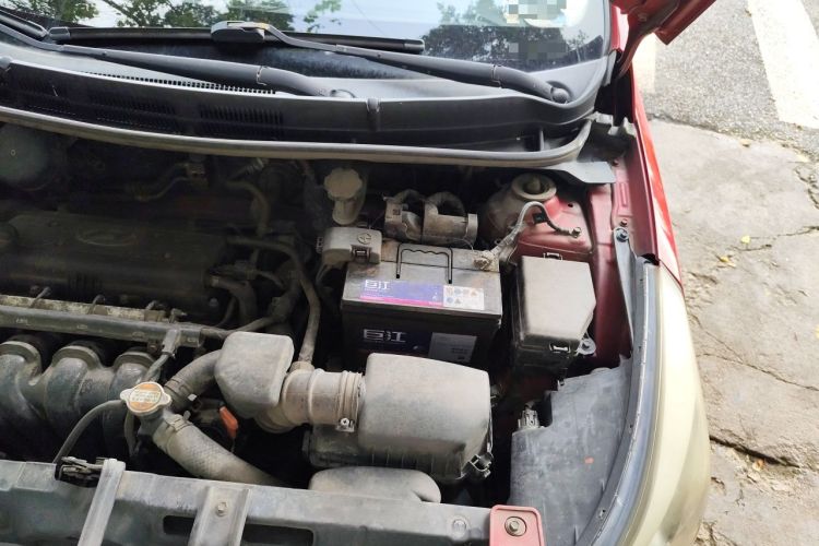 Used Hyundai Verna (older generation) 2014 1.4L Automatic Smart GLS Engine Bay Left