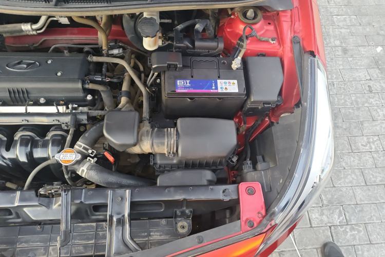 Used Hyundai Verna (older generation) 2014 1.4L Automatic Leading-Edge GLX Engine Bay Left