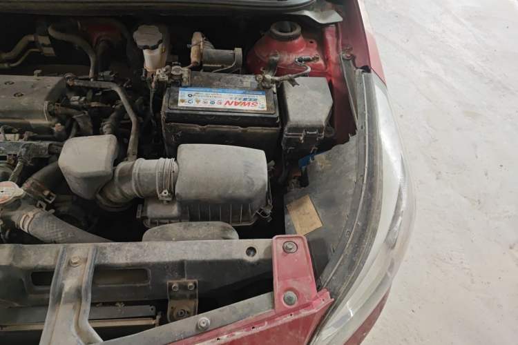Used Hyundai Verna (older generation) 2014 1.4L Manual Smart GLS Trim Engine Bay Left