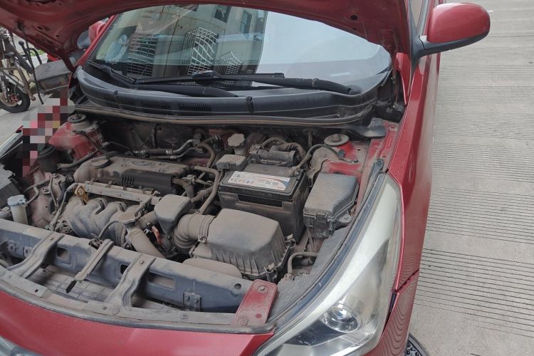 Used Hyundai Verna (older generation) 2014 1.4L Automatic Leading-Edge GLX Engine Bay Left