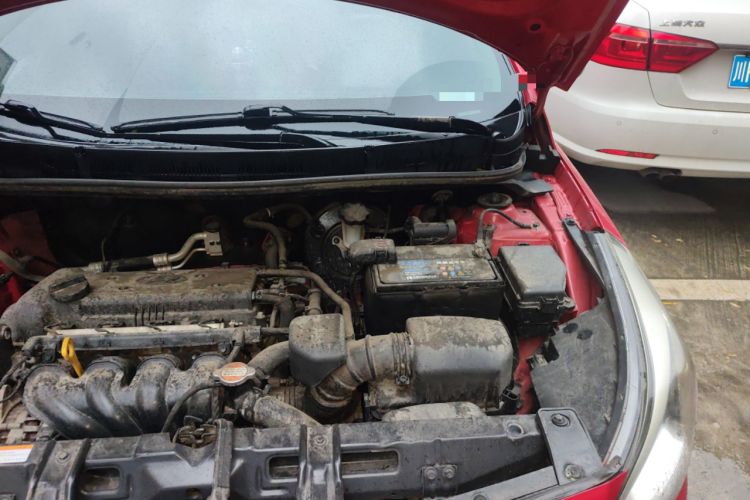 Used Hyundai Verna (older generation) 2014 1.4L Manual Smart GLS Trim Engine Bay Left