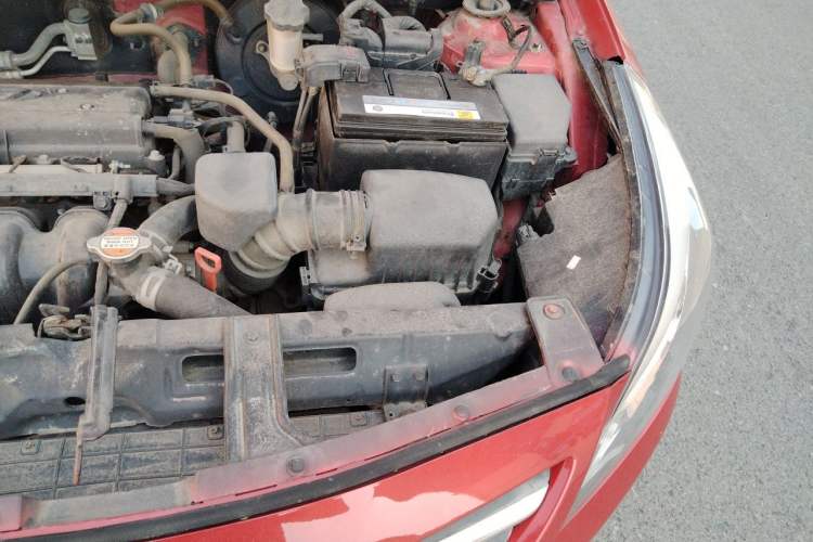 Used Hyundai Verna (older generation) 2014 1.4L Automatic Smart GLS Engine Bay Left