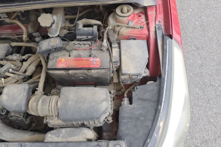 Used Hyundai Verna (older generation) 2014 1.4L Manual Smart GLS Trim Engine Bay Left