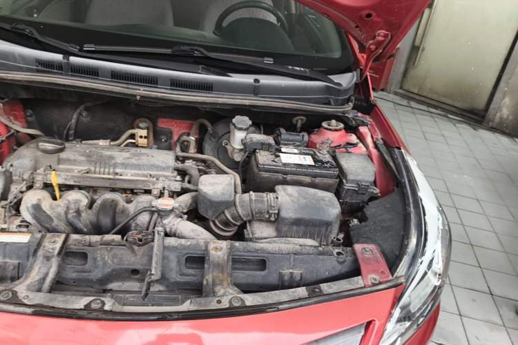 Used Hyundai Verna (older generation) 2014 1.4L Manual Smart GLS Trim Engine Bay Left