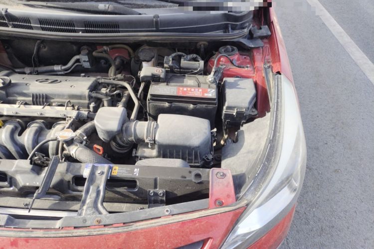 Used Hyundai Verna (older generation) 2014 1.4L Automatic Smart GLS Engine Bay Left