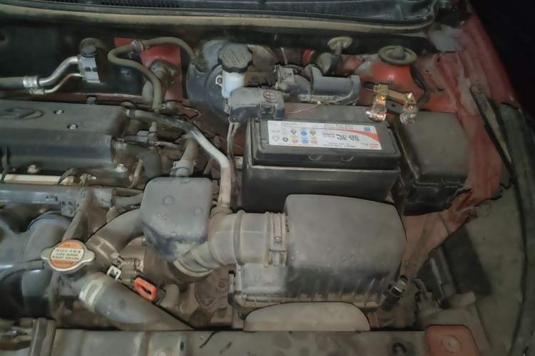 Used Hyundai Verna (older generation) 2014 1.4L Automatic Leading-Edge GLX Engine Bay Left