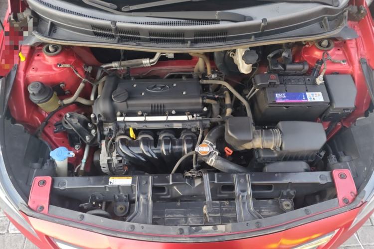 Used Hyundai Verna (older generation) 2014 1.4L Automatic Leading-Edge GLX Engine Bay