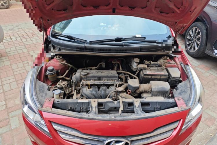 Used Hyundai Verna (older generation) 2014 1.4L Automatic Smart GLS Engine Bay
