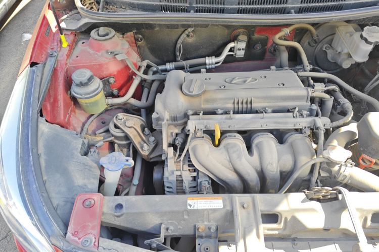 Used Hyundai Verna (older generation) 2014 1.4L Automatic Smart GLS Engine Bay Right