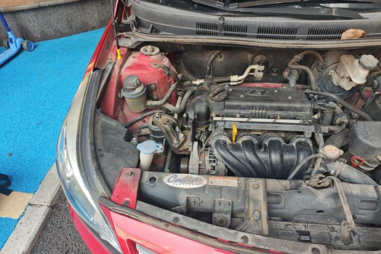 Used Hyundai Verna (older generation) 2014 1.4L Automatic Smart GLS Engine Bay Right