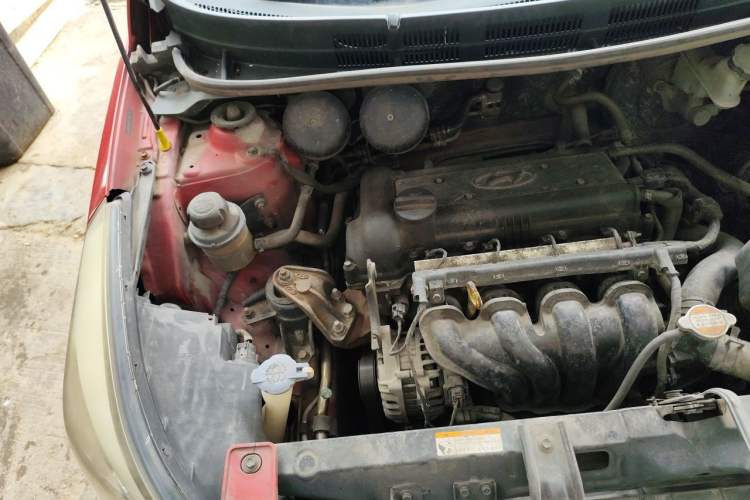 Used Hyundai Verna (older generation) 2014 1.4L Automatic Smart GLS Engine Bay Right
