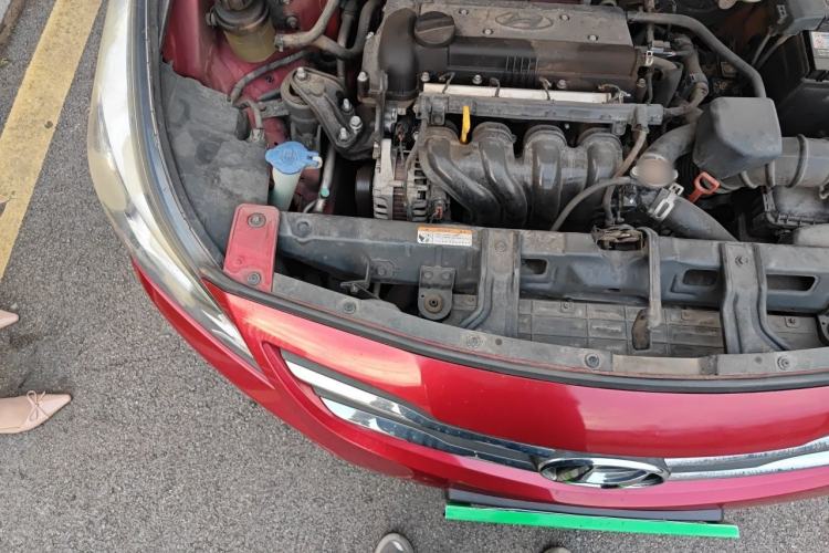 Used Hyundai Verna (older generation) 2014 1.4L Automatic Smart GLS Engine Bay Right