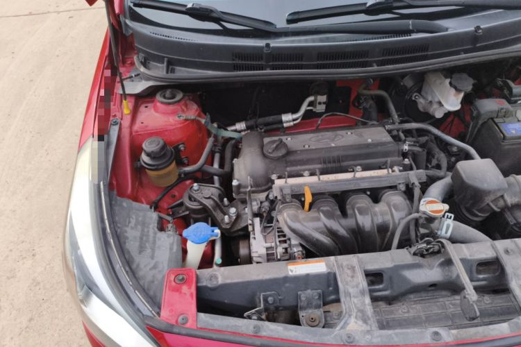 Used Hyundai Verna (older generation) 2014 1.4L Manual Smart GLS Trim Engine Bay Right