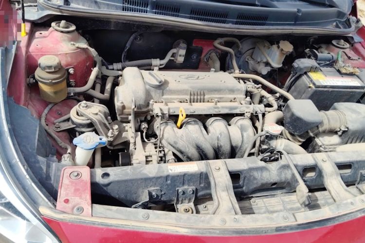 Used Hyundai Verna (older generation) 2014 1.4L Manual Top-Tier Model TOP Engine Bay Right