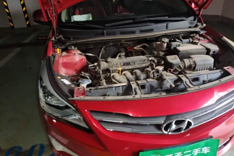 Used Hyundai Verna (older generation) 2014 1.4L Automatic Smart GLS Engine Bay Right