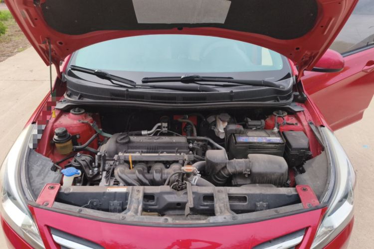 Used Hyundai Verna (older generation) 2014 1.4L Manual Smart GLS Trim Engine Bay