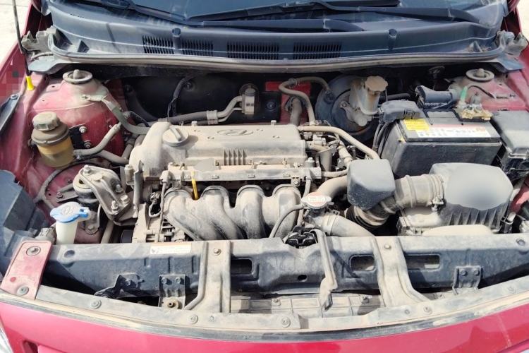 Used Hyundai Verna (older generation) 2014 1.4L Manual Top-Tier Model TOP Engine Bay