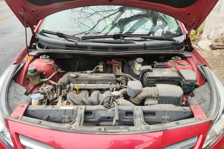 Used Hyundai Verna (older generation) 2014 1.4L Manual Smart GLS Trim Engine Bay