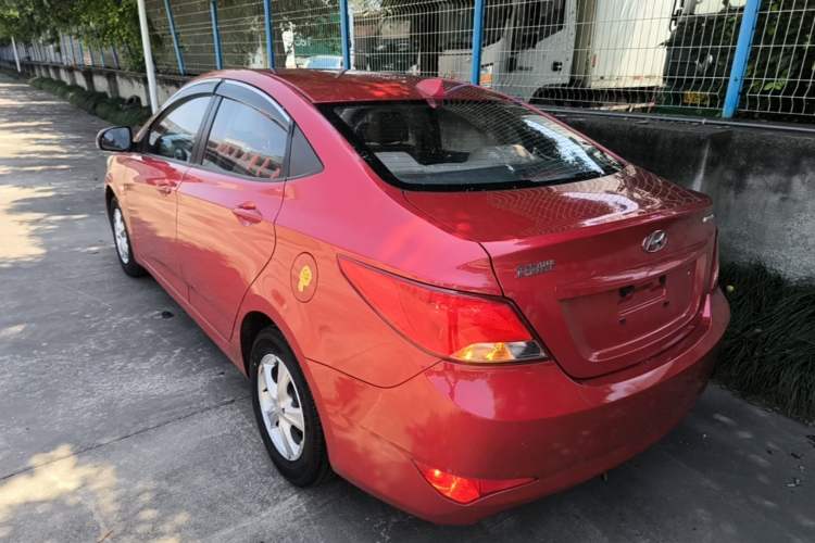 Used Hyundai Verna (older generation) 2014 1.4L Automatic Smart GLS Exterior 2
