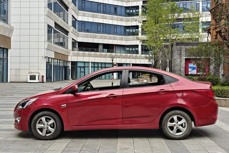 Used Hyundai Verna (older generation) 2014 1.4L Automatic Smart GLS Exterior 3