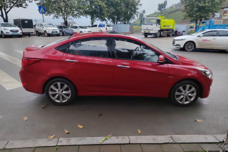 Used Hyundai Verna (older generation) 2014 1.4L Manual Top-Tier Model TOP Exterior 3
