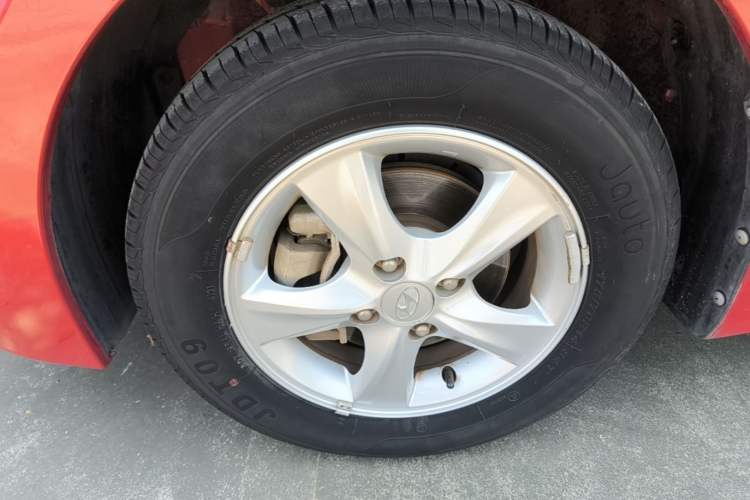 Used Hyundai Verna (older generation) 2014 1.4L Automatic Smart GLS Exterior 4