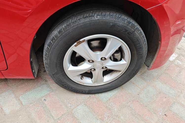 Used Hyundai Verna (older generation) 2014 1.4L Automatic Smart GLS Exterior 4