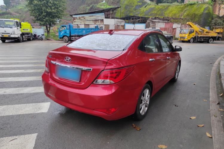 Used Hyundai Verna (older generation) 2014 1.4L Manual Top-Tier Model TOP Exterior 4