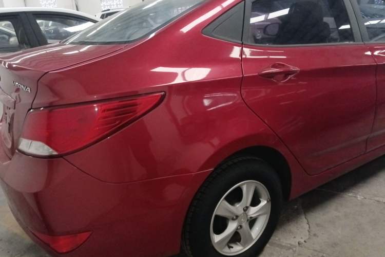 Used Hyundai Verna (older generation) 2014 1.4L Automatic Smart GLS Exterior 5