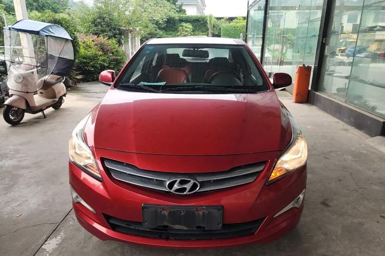 Used Hyundai Verna (older generation) 2014 1.4L Manual Smart GLS Trim Front