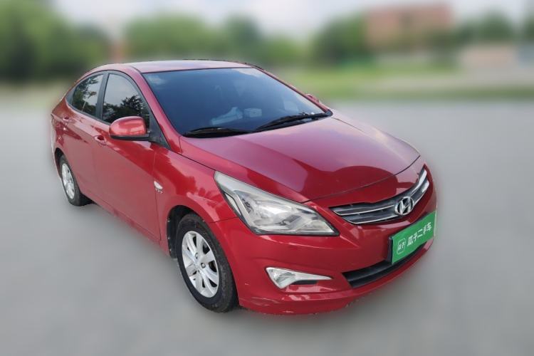Used Hyundai Verna (older generation) 2014 1.4L Manual Fashion GS Model Front Right 45 Deg