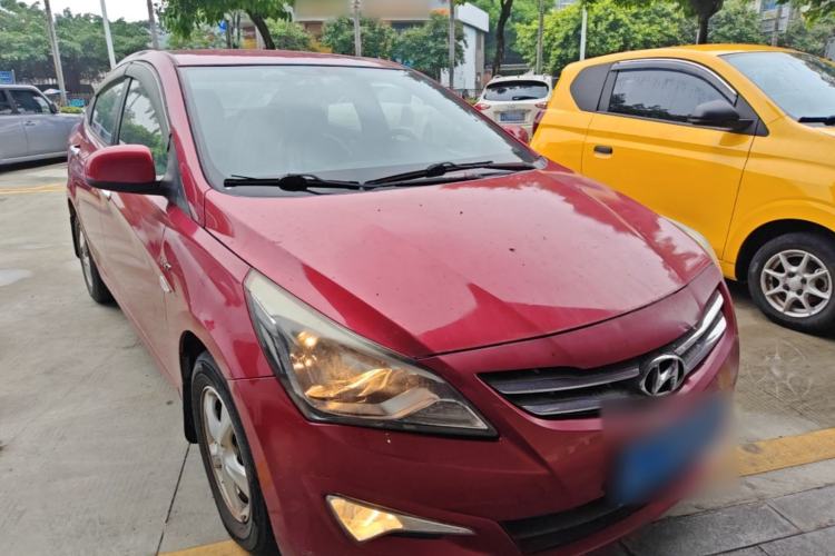 Used Hyundai Verna (older generation) 2014 1.4L Automatic Smart GLS Front Right 45 Deg