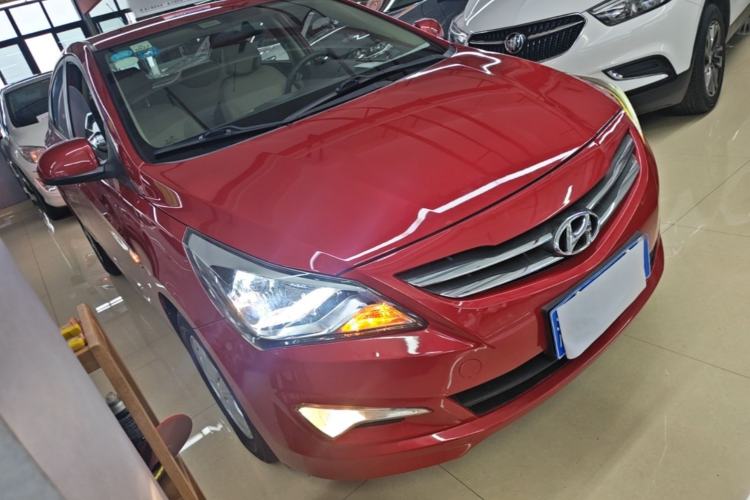 Used Hyundai Verna (older generation) 2014 1.4L Automatic Smart GLS Front Right 45 Deg