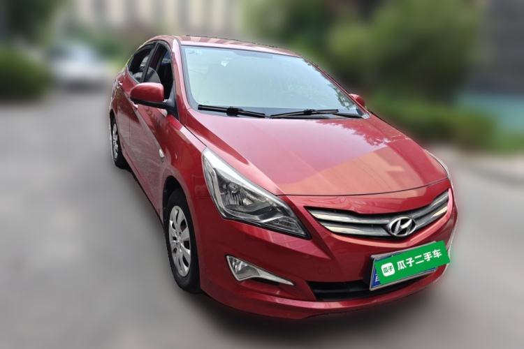 Used Hyundai Verna (older generation) 2014 1.4L Manual Smart GLS Trim Front Right 45 Deg