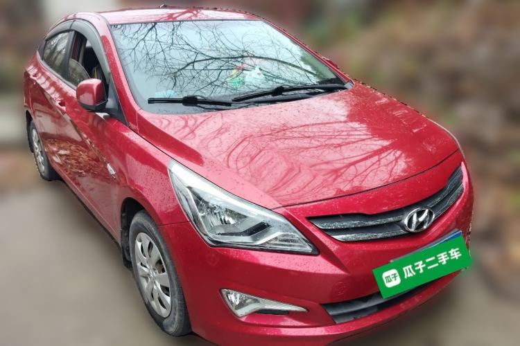 Used Hyundai Verna (older generation) 2014 1.4L Manual Smart GLS Trim Front Right 45 Deg