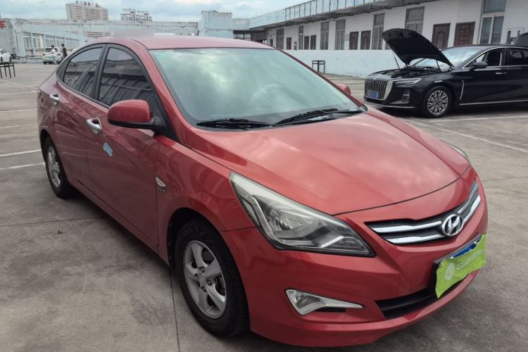 Used Hyundai Verna (older generation) 2014 1.4L Automatic Smart GLS Front Right 45 Deg