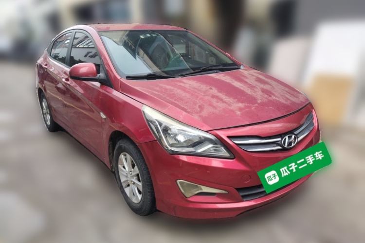 Used Hyundai Verna (older generation) 2014 1.4L Manual Smart GLS Trim Front Right 45 Deg