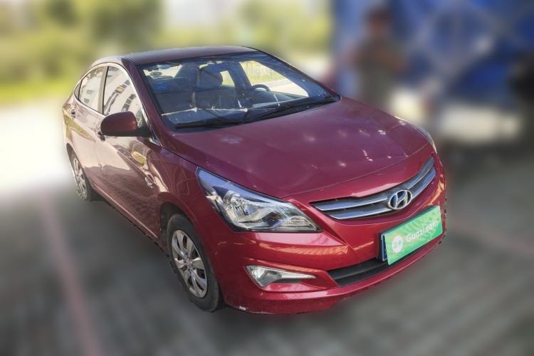 Used Hyundai Verna (older generation) 2014 1.4L Manual Smart GLS Trim Front Right 45 Deg