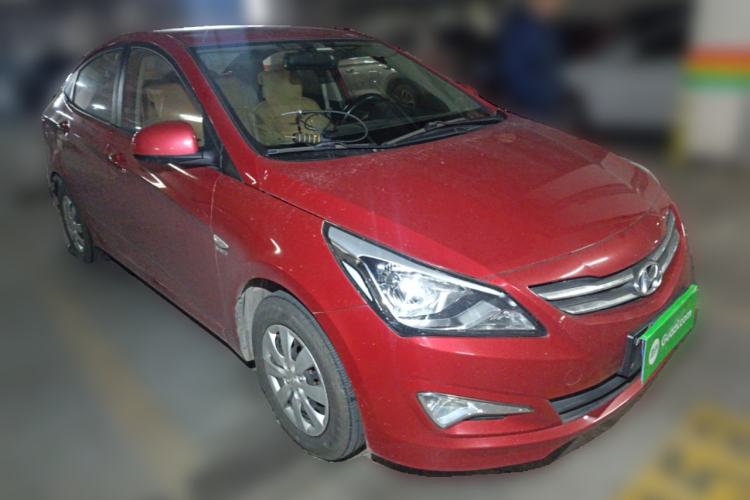 Used Hyundai Verna (older generation) 2014 1.4L Manual Smart GLS Trim Front Right 45 Deg