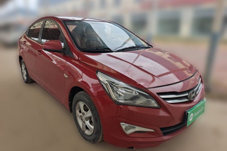 Used Hyundai Verna (older generation) 2014 1.4L Manual Smart GLS Trim Front Right 45 Deg
