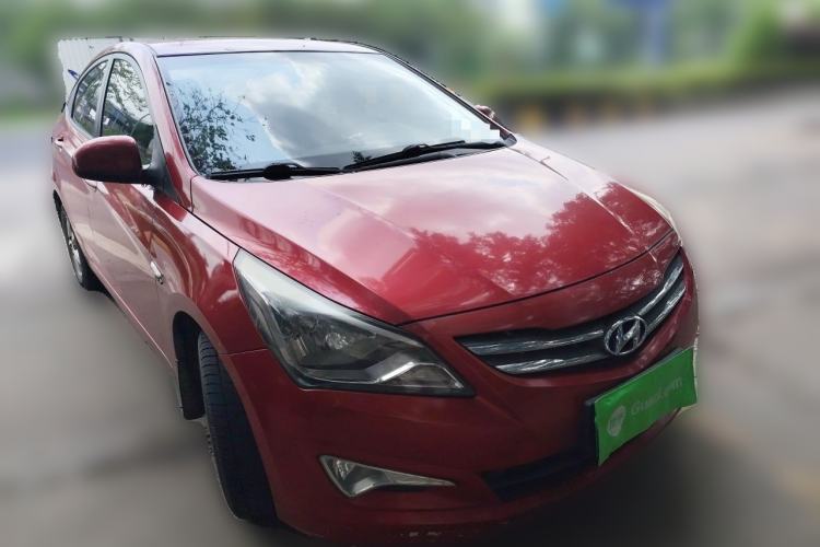 Used Hyundai Verna (older generation) 2014 1.4L Automatic Smart GLS Front Right 45 Deg